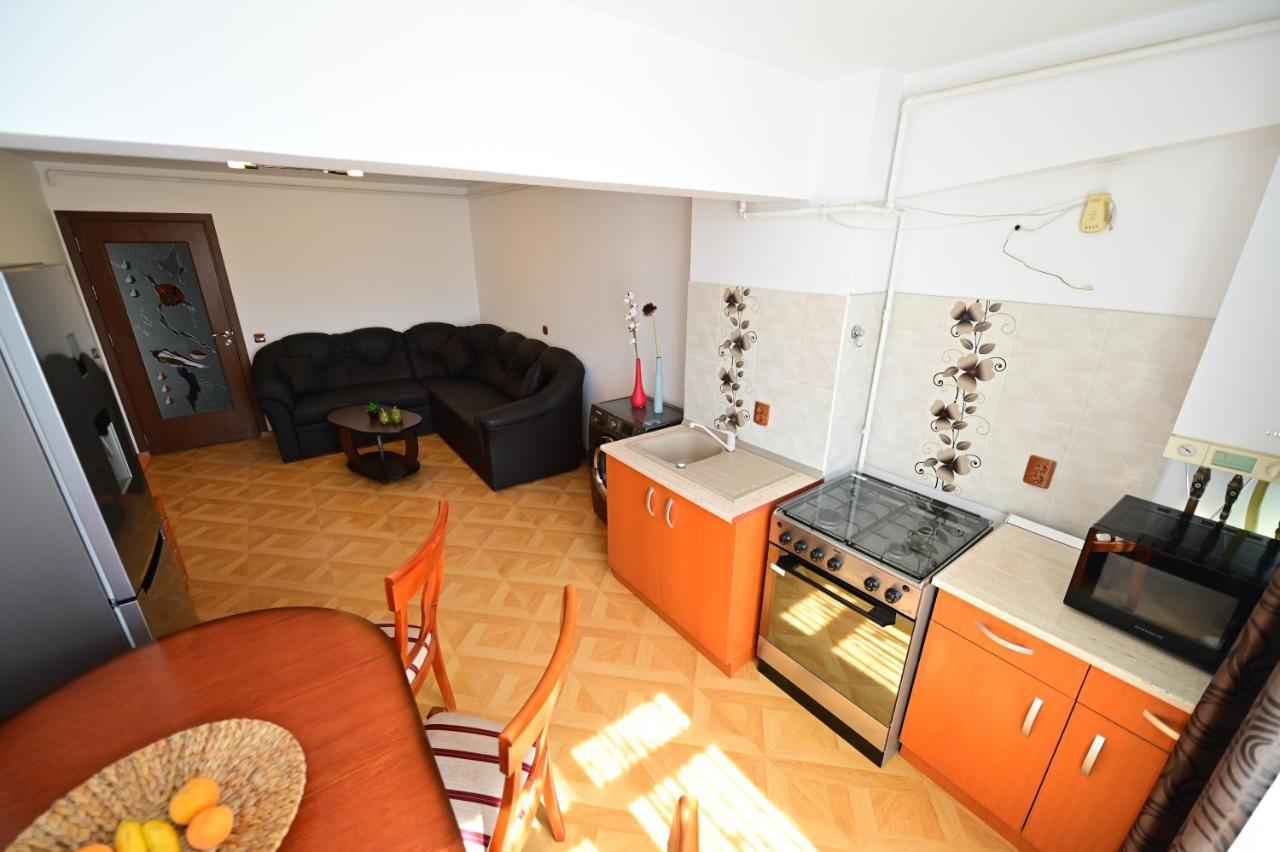 Vacation Apartment With Free Parking 시비우 외부 사진
