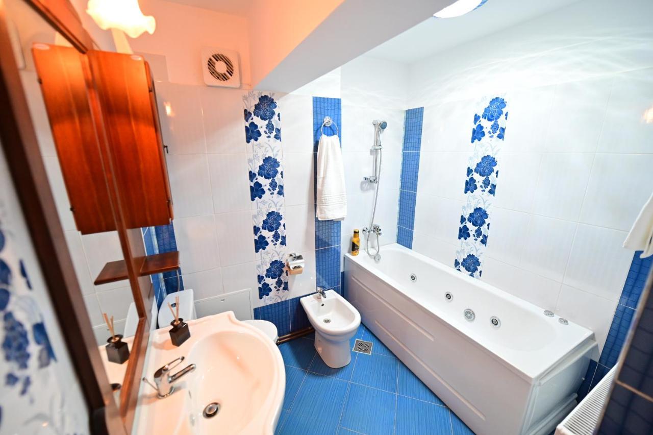 Vacation Apartment With Free Parking 시비우 외부 사진